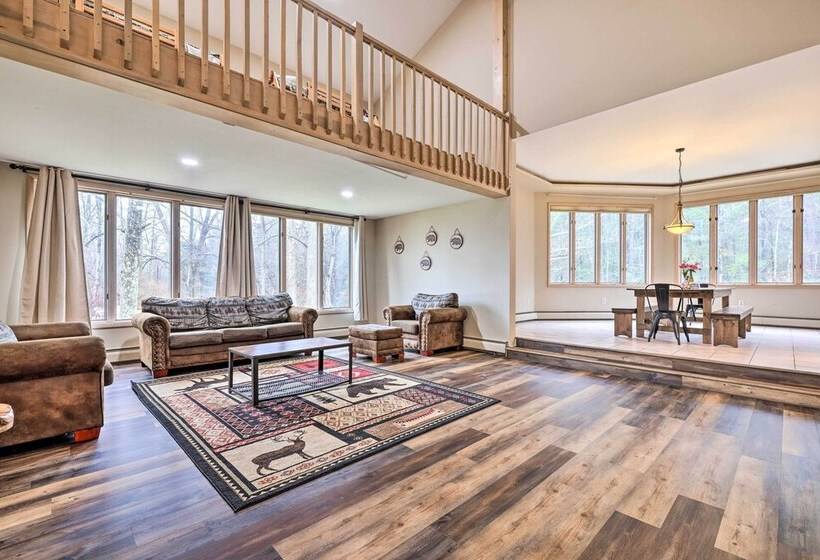 Luxe Cresco Lodge On Creek W/ Movie Theater & Deck