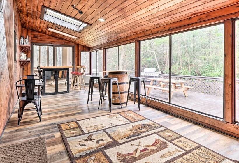 Luxe Cresco Lodge On Creek W/ Movie Theater & Deck