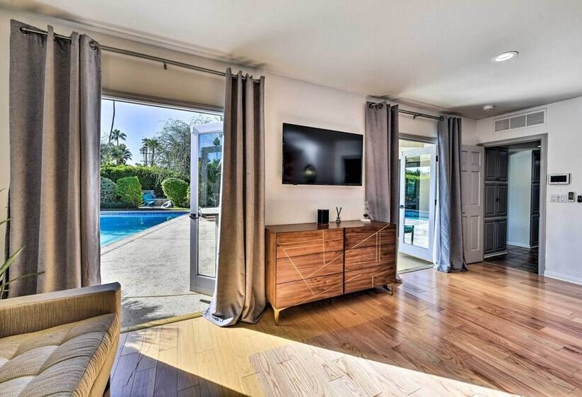 Luxe Palm Springs Home W/ Backyard Oasis!