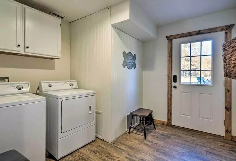 Luxury Cabin W/ Pond, Working Ranch Near Nevada