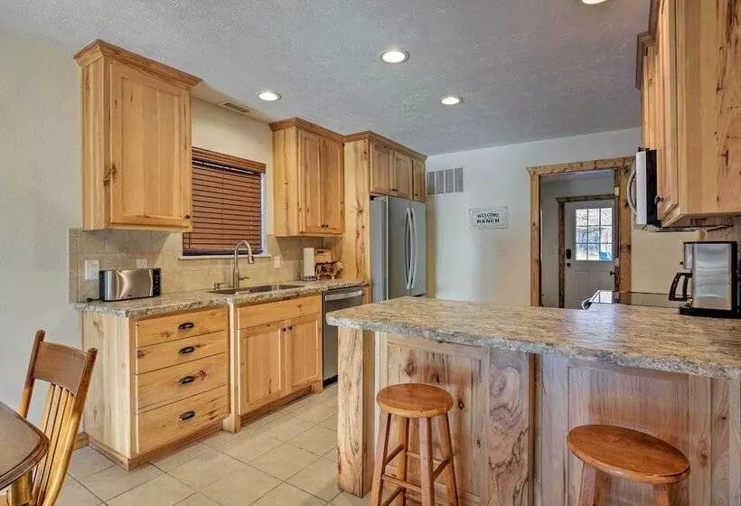 Luxury Cabin W/ Pond, Working Ranch Near Nevada