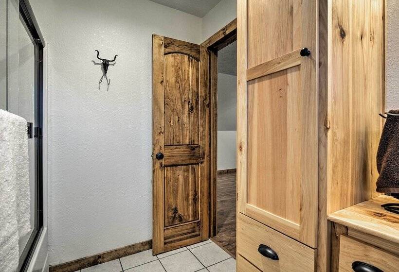 Luxury Cabin W/ Pond, Working Ranch Near Nevada