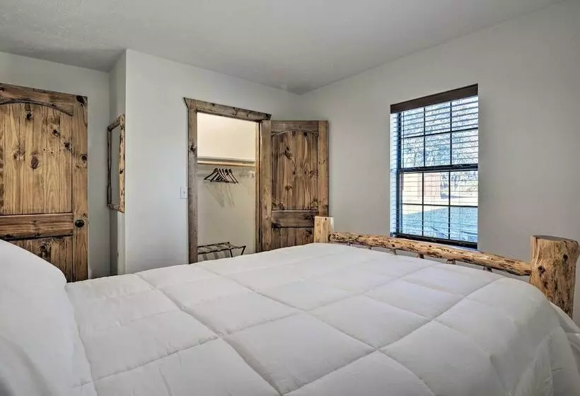 Luxury Cabin W/ Pond, Working Ranch Near Nevada