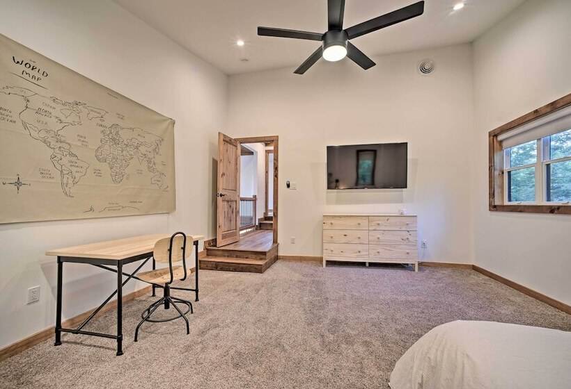 Luxury Home W/ Deck: Explore The Catskill Mtns!