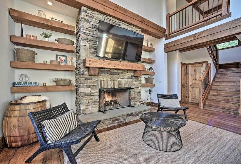 Luxury Home W/ Deck: Explore The Catskill Mtns!