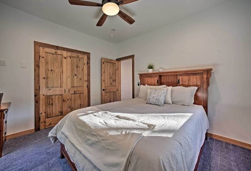 Luxury Home W/ Deck: Explore The Catskill Mtns!