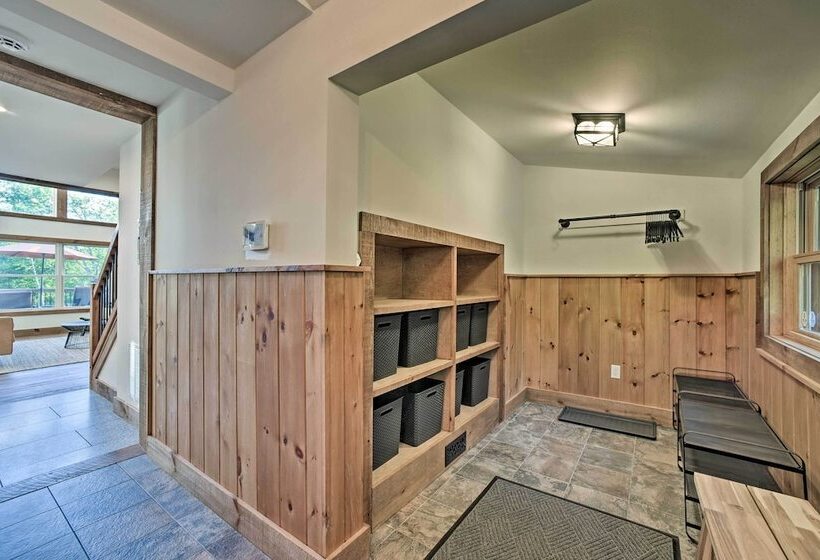 Luxury Home W/ Deck: Explore The Catskill Mtns!