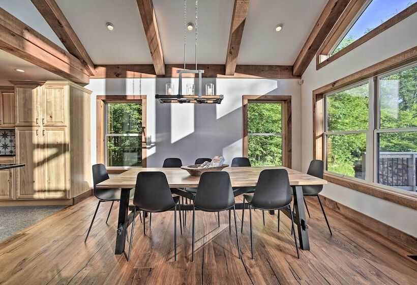 Luxury Home W/ Deck: Explore The Catskill Mtns!