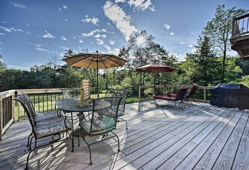 Luxury Home W/ Deck: Explore The Catskill Mtns!