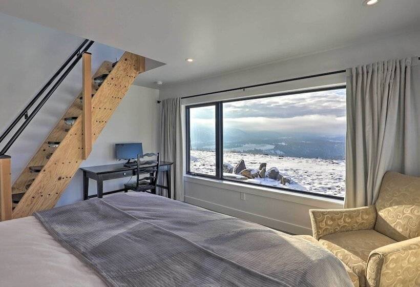 Modern Mountaintop Durango Ridge Retreat Hot Tub