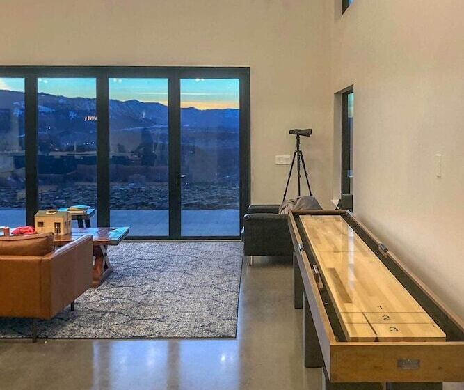 Modern Mountaintop Durango Ridge Retreat Hot Tub