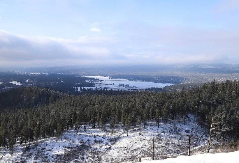 Modern Mountaintop Durango Ridge Retreat Hot Tub