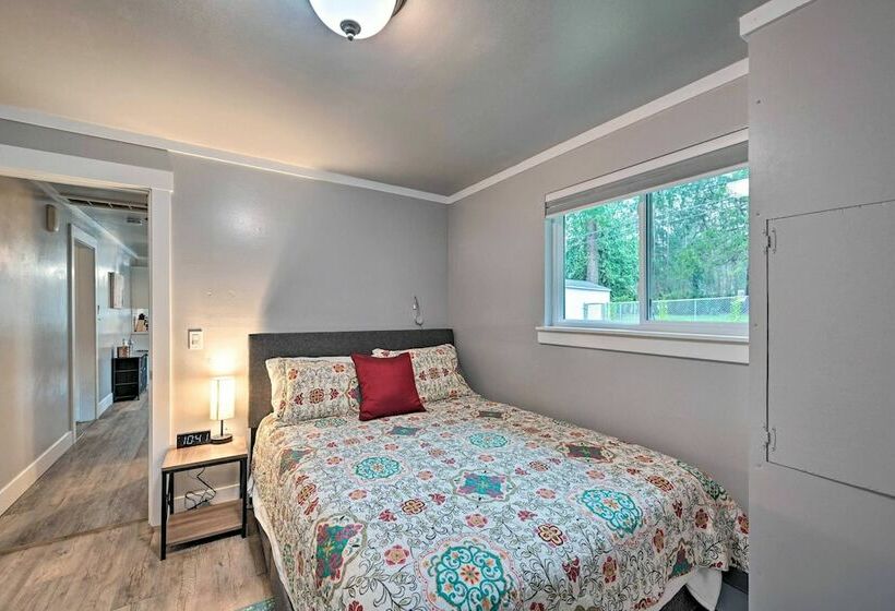 Modern Redmond Home With 2 Fireplaces & Yard!