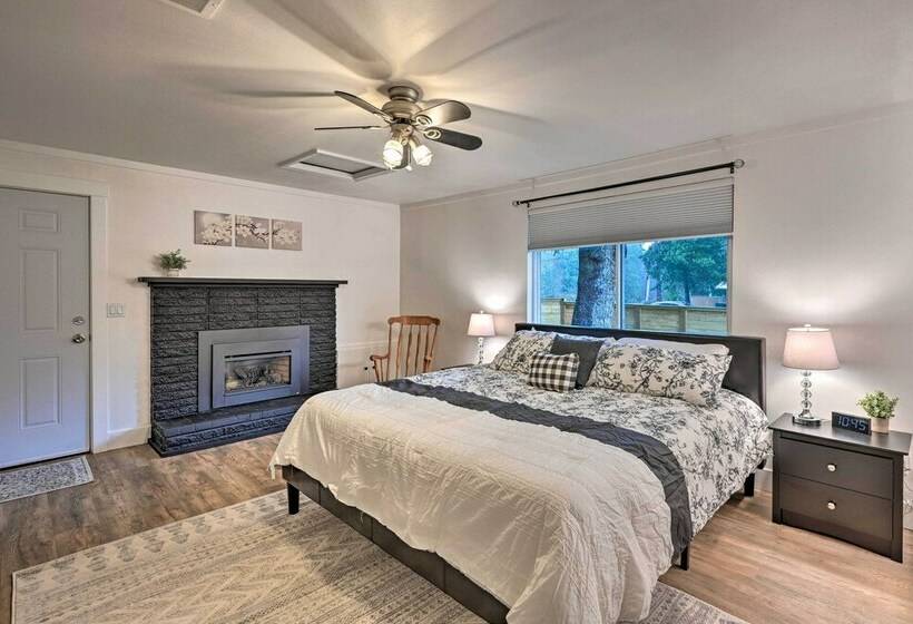 Modern Redmond Home With 2 Fireplaces & Yard!