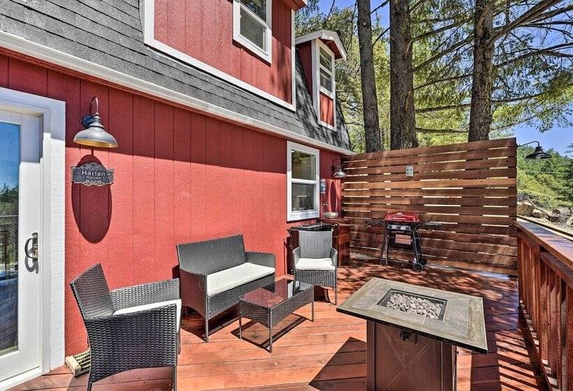 Mountain Homestead: Swim, Hike, & Camp On Site!