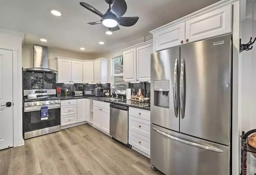 Mountain Homestead: Swim, Hike, & Camp On Site!