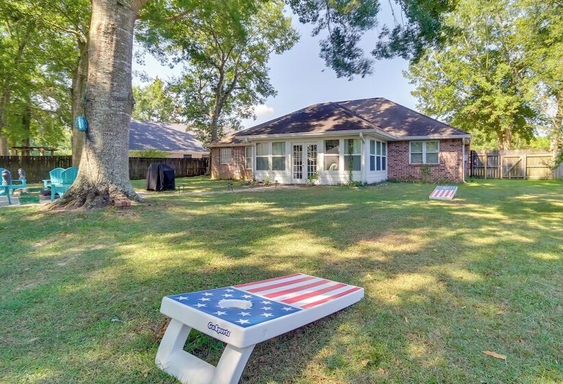 Ocean Springs Home W/ Fire Pit & Game Room!