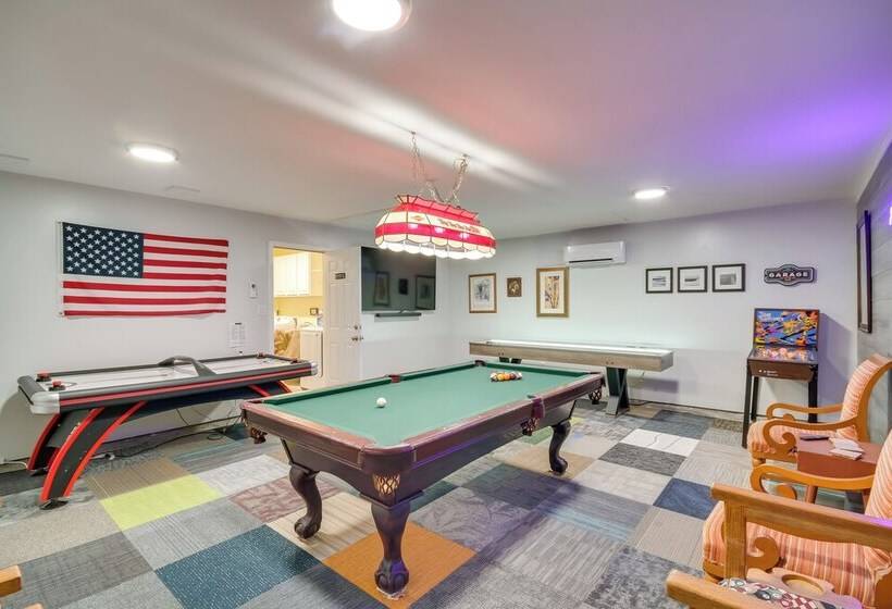 Ocean Springs Home W/ Fire Pit & Game Room!
