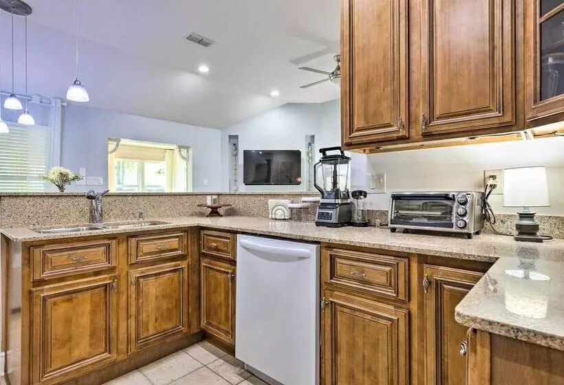 Ocean Springs Home W/ Fire Pit & Game Room!