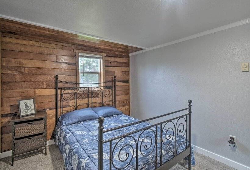 Ocean Themed Westport Home: Bike To Ocean!