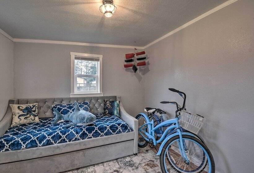 Ocean Themed Westport Home: Bike To Ocean!