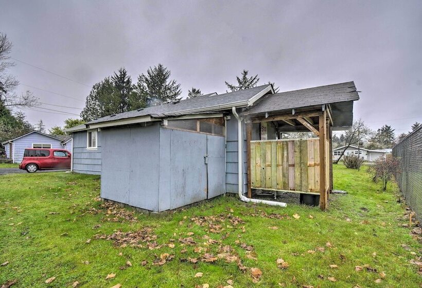 Ocean Themed Westport Home: Bike To Ocean!