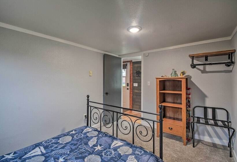 Ocean Themed Westport Home: Bike To Ocean!