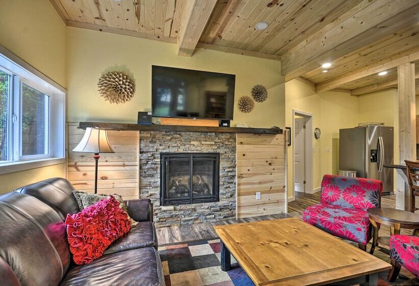 Oceanfront Retreat W/ Private Long Beach Access!