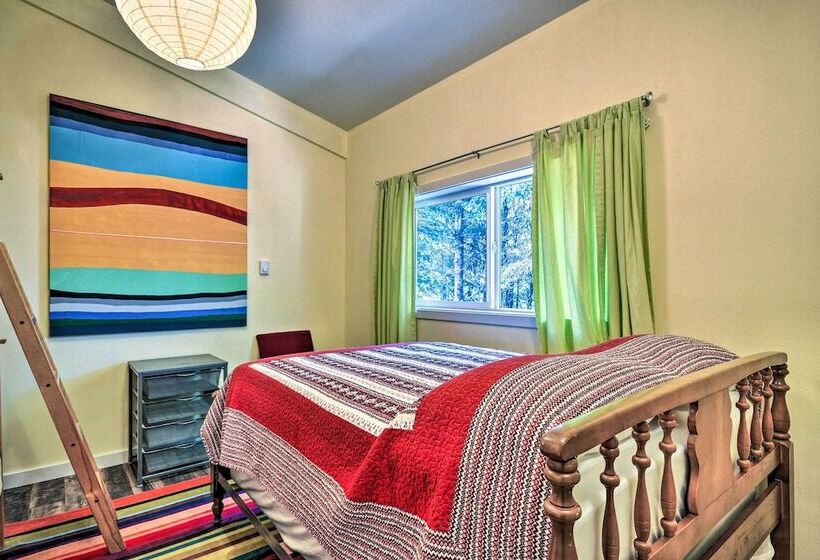 Oceanfront Retreat W/ Private Long Beach Access!