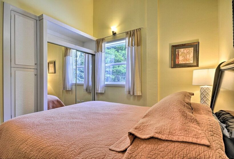 Oceanfront Retreat W/ Private Long Beach Access!