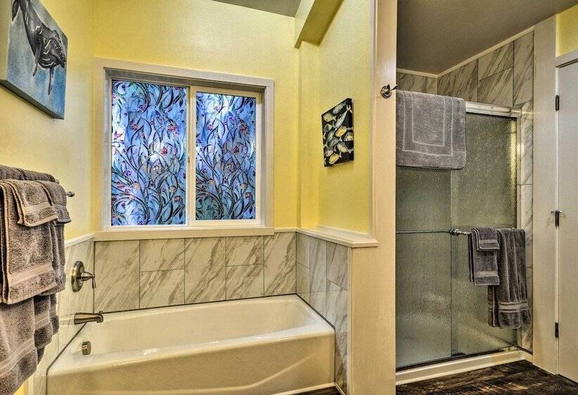 Oceanfront Retreat W/ Private Long Beach Access!