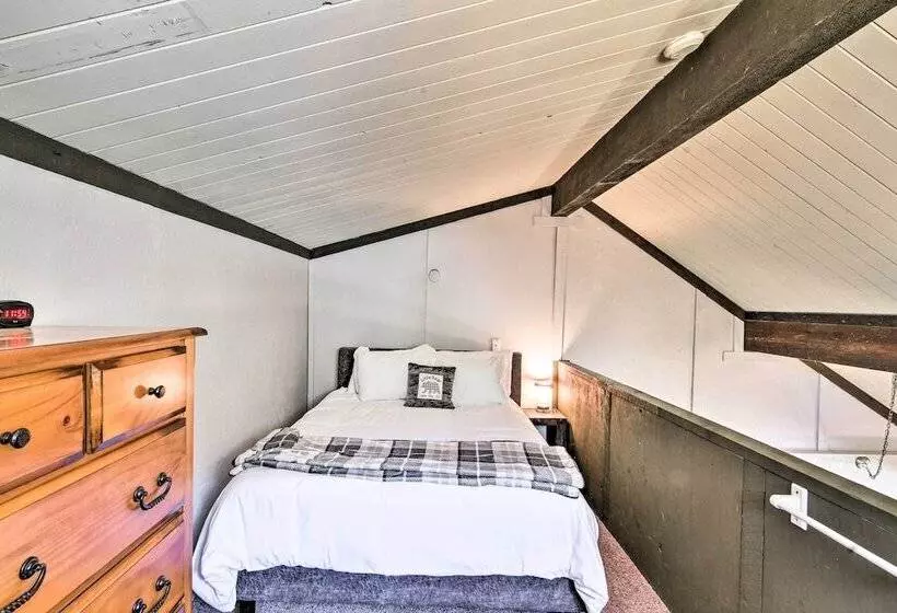 Peaceful Lake San Cristobal Cabin: Canoes Provided