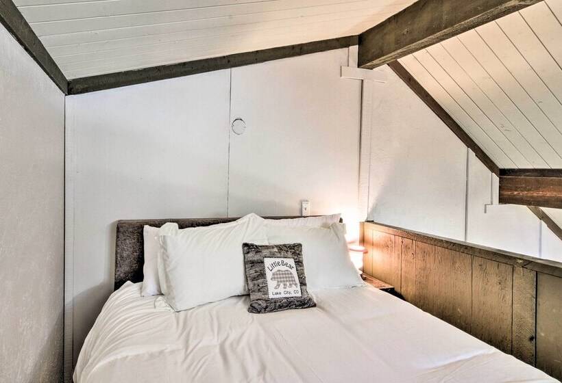 Peaceful Lake San Cristobal Cabin: Canoes Provided