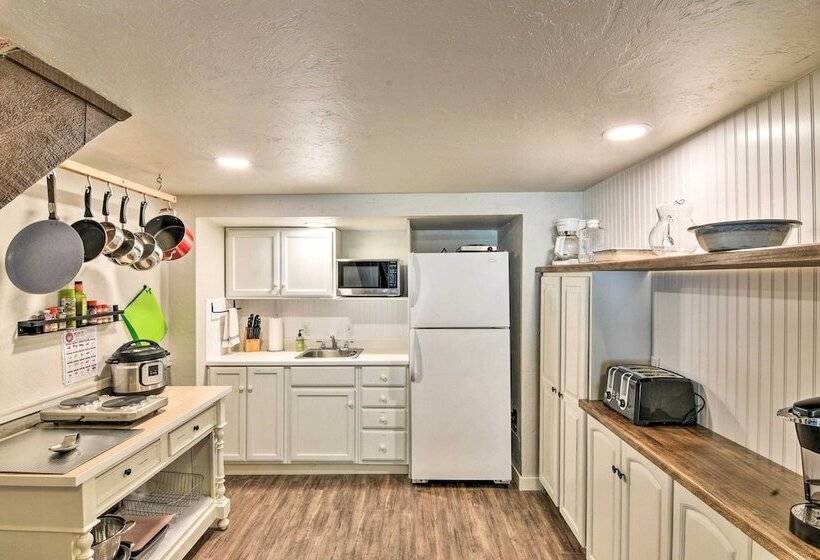 Peaceful Lake San Cristobal Cabin: Canoes Provided