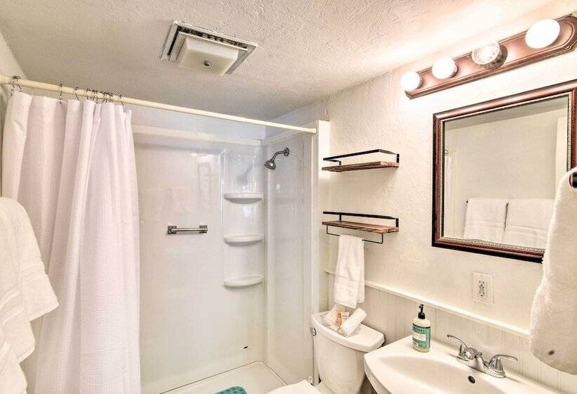 Peaceful Lake San Cristobal Cabin: Canoes Provided