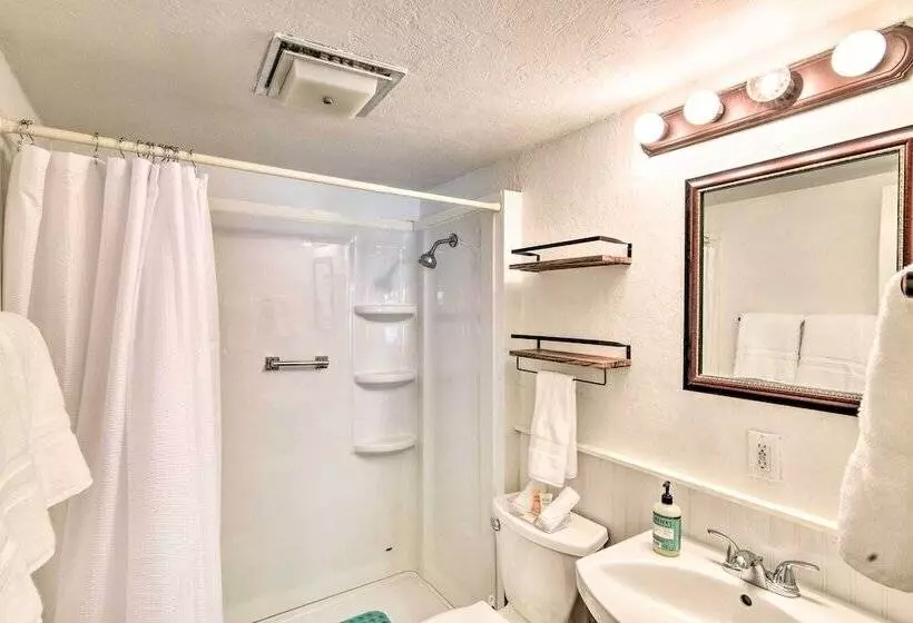 Peaceful Lake San Cristobal Cabin: Canoes Provided