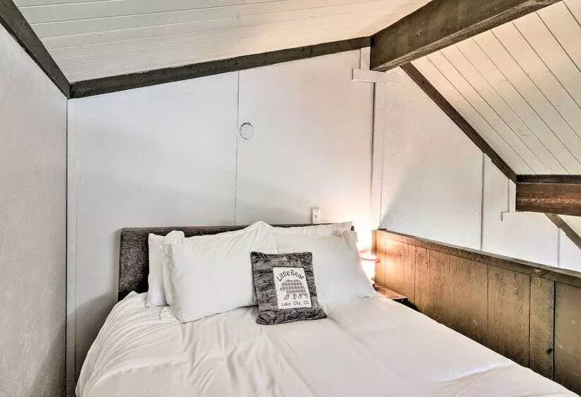 Peaceful Lake San Cristobal Cabin: Canoes Provided