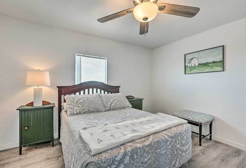 Pet Friendly Home: 10 Mi To Lake Okeechobee!