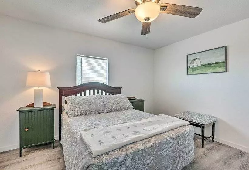 Pet Friendly Home: 10 Mi To Lake Okeechobee!