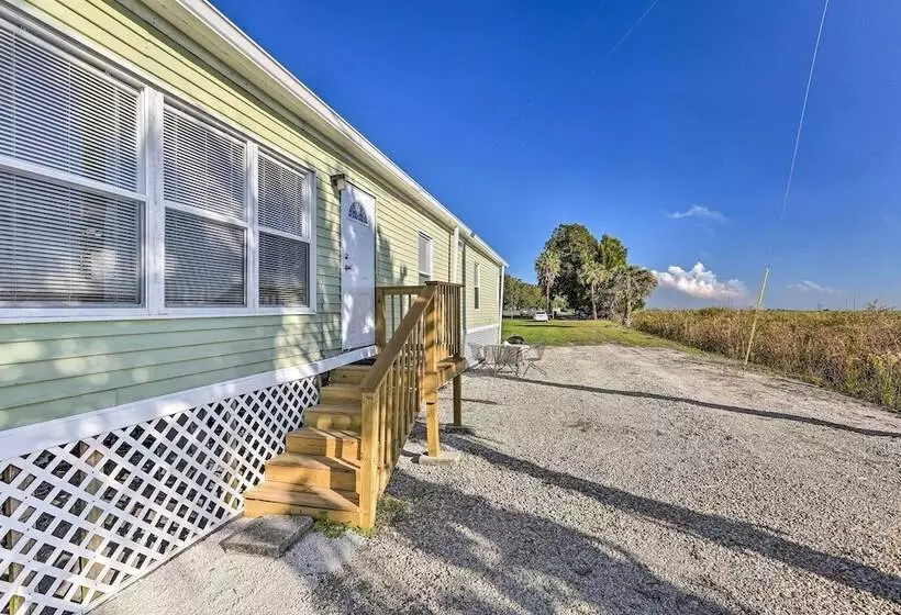 Pet Friendly Home: 10 Mi To Lake Okeechobee!
