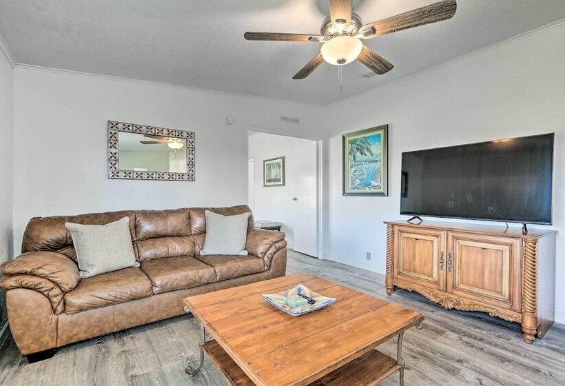 Pet Friendly Home: 10 Mi To Lake Okeechobee!