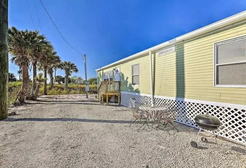 Pet Friendly Home: 10 Mi To Lake Okeechobee!