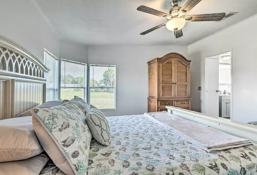 Pet Friendly Home: 10 Mi To Lake Okeechobee!