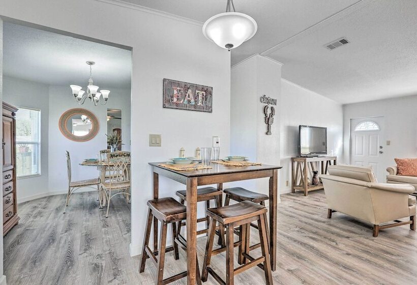 Pet Friendly Home: 10 Mi To Lake Okeechobee!