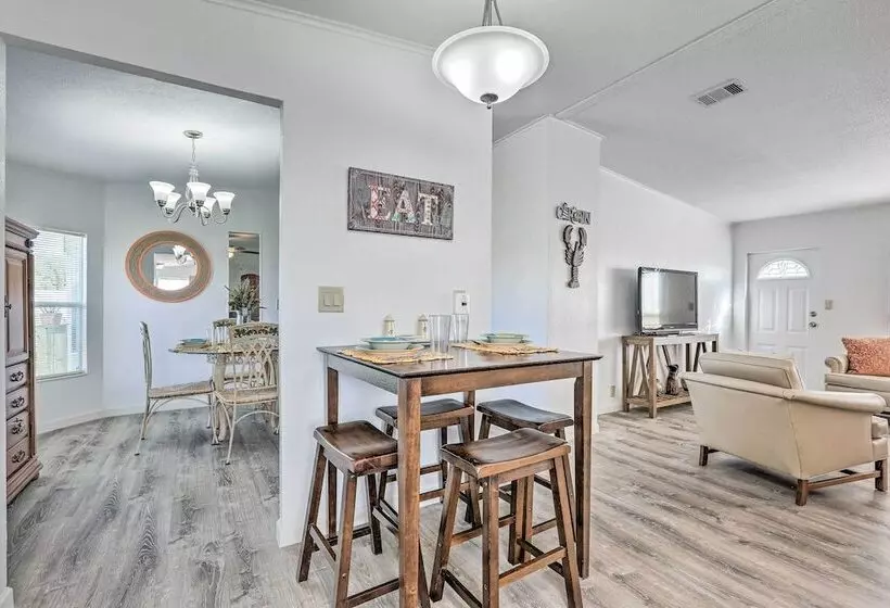 Pet Friendly Home: 10 Mi To Lake Okeechobee!