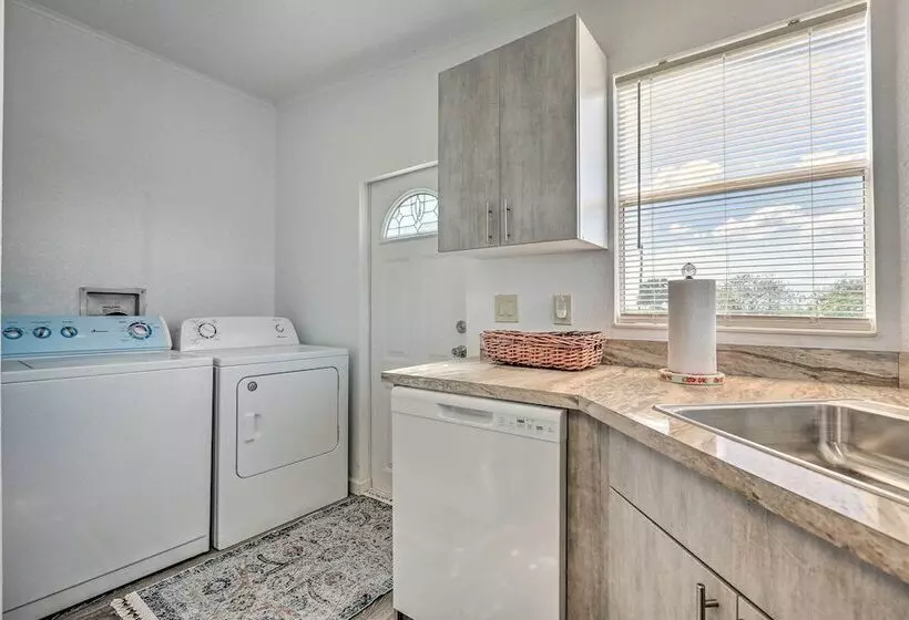 Pet Friendly Home: 10 Mi To Lake Okeechobee!