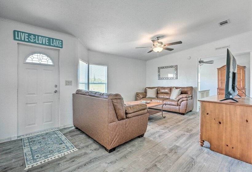 Pet Friendly Home: 10 Mi To Lake Okeechobee!