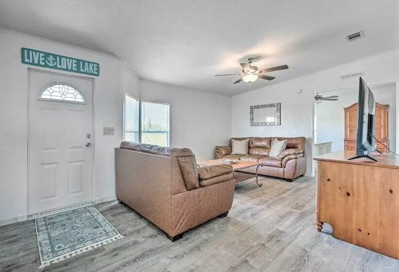 Pet Friendly Home: 10 Mi To Lake Okeechobee!