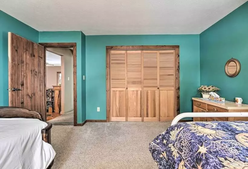 Primitive Goshen Pine Lodge With Fireplace!