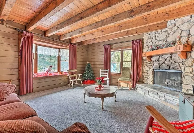 Primitive Goshen Pine Lodge With Fireplace!